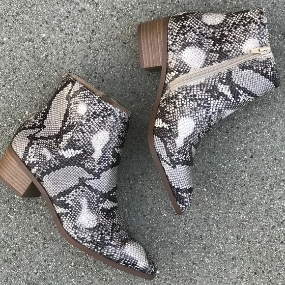 Last 1 Kimbo Snake Python Animal Print Ankle Boot - Picture 8 of 9